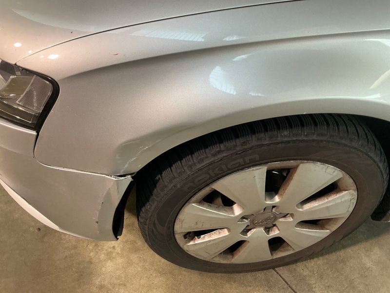 Audi A4 2.0 TDI 2009 – снимка на щета