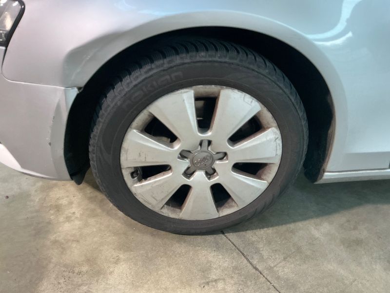 Audi A4 2.0 TDI 2009 – снимка 16