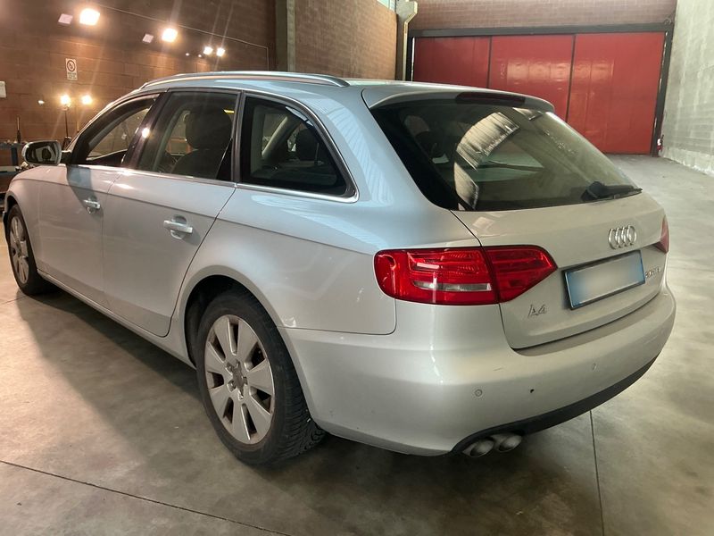 Audi A4 2.0 TDI 2009 – снимка на щета