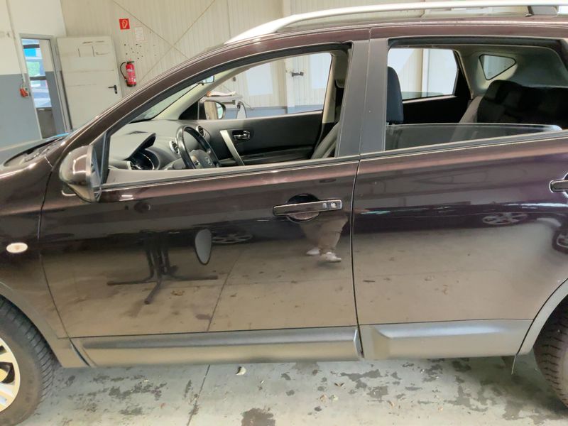 Nissan Qashqai 2.0 dCi Tekna 4x4 2011 – снимка 4