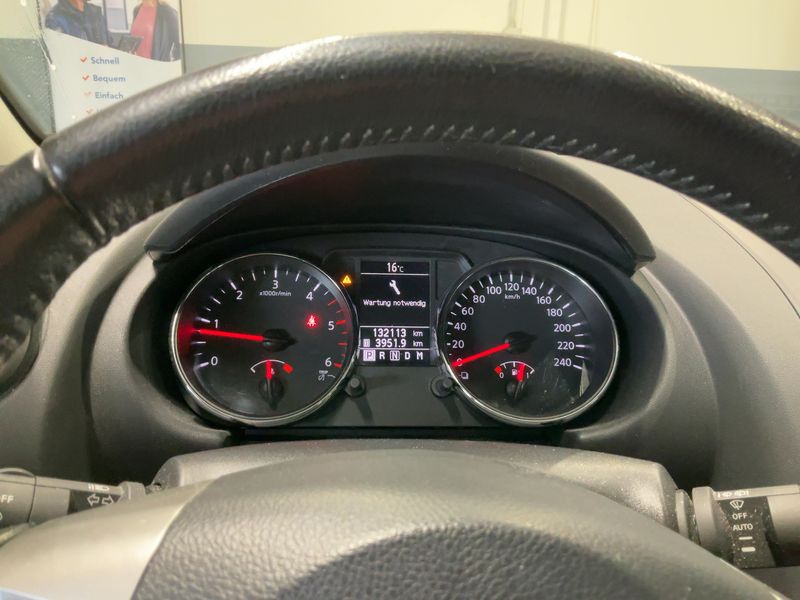 Nissan Qashqai 2.0 dCi Tekna 4x4 2011 – снимка 19