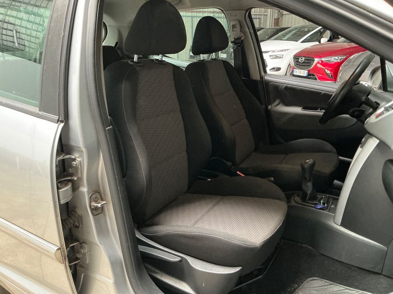 Peugeot 207 1.4 HDi Premium 2010 – снимка 3