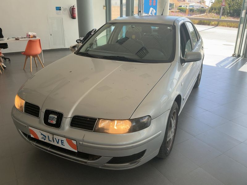 Seat Leon 1.9 TDI Stella 2002 – снимка 2