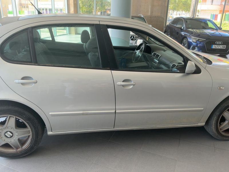 Seat Leon 1.9 TDI Stella 2002 – снимка 10