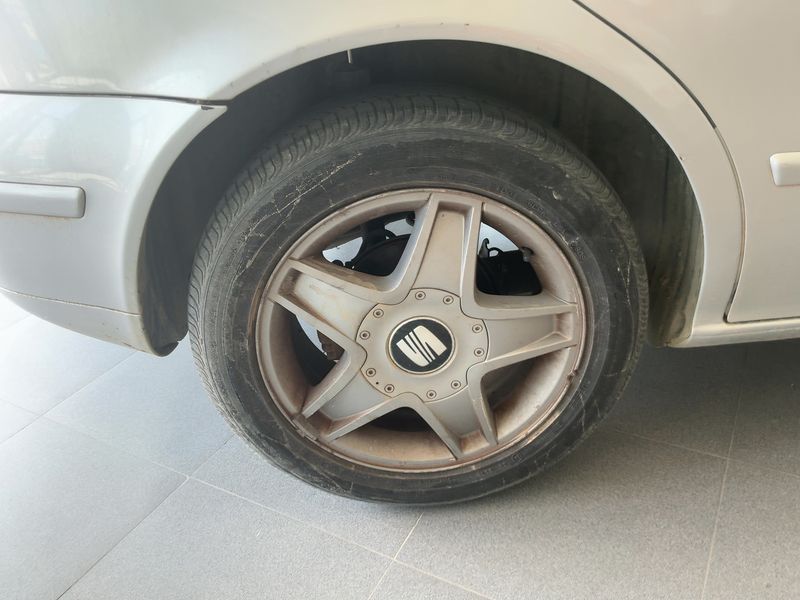 Seat Leon 1.9 TDI Stella 2002 – снимка 9