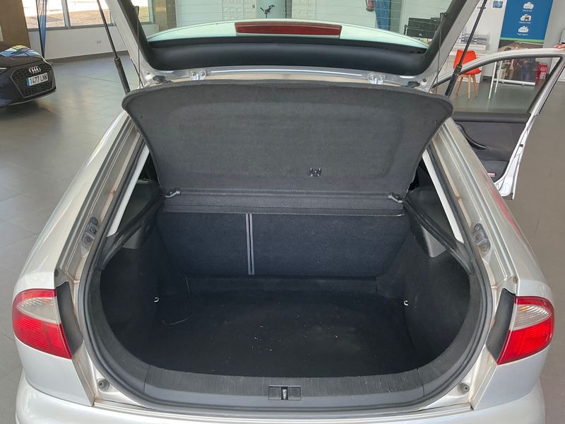 Seat Leon 1.9 TDI Stella 2002 – снимка 15
