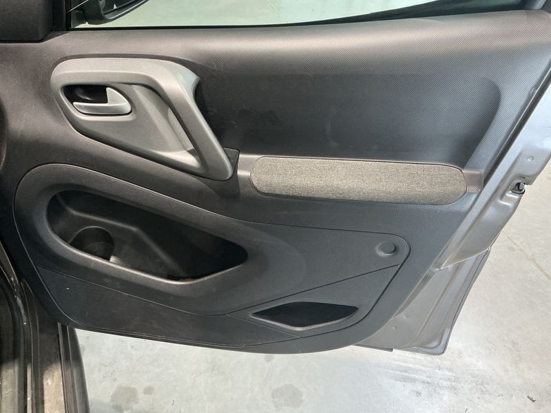 Citroen Berlingo 1.6 Blue-HDi XTR 2016 – снимка на щета