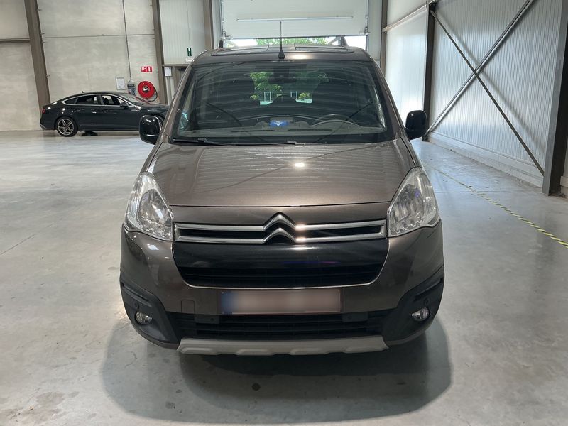 Citroen Berlingo 1.6 Blue-HDi XTR 2016 – снимка на щета