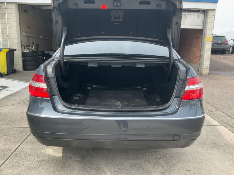 Mercedes-Benz E-Klasse E 220 CDI BlueEfficiency Avantgarde 2011 – снимка 15