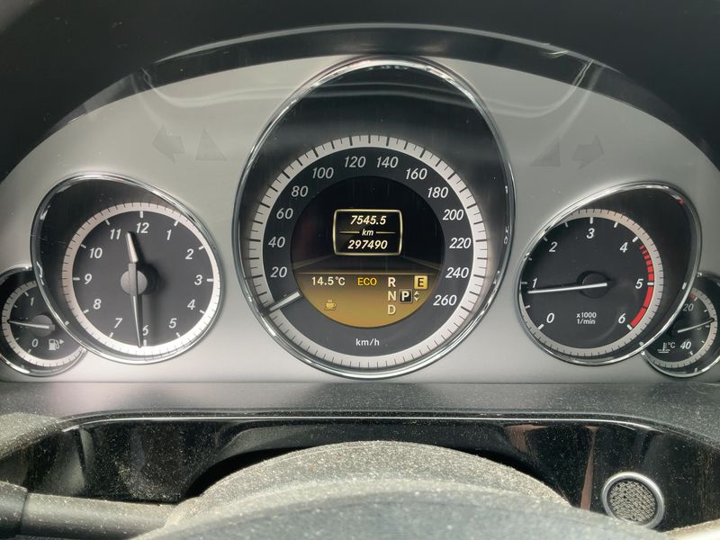 Mercedes-Benz E-Klasse E 220 CDI BlueEfficiency Avantgarde 2011 – снимка 18