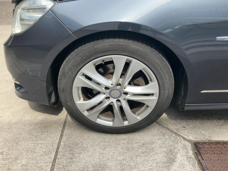Mercedes-Benz E-Klasse E 220 CDI BlueEfficiency Avantgarde 2011 – снимка 3
