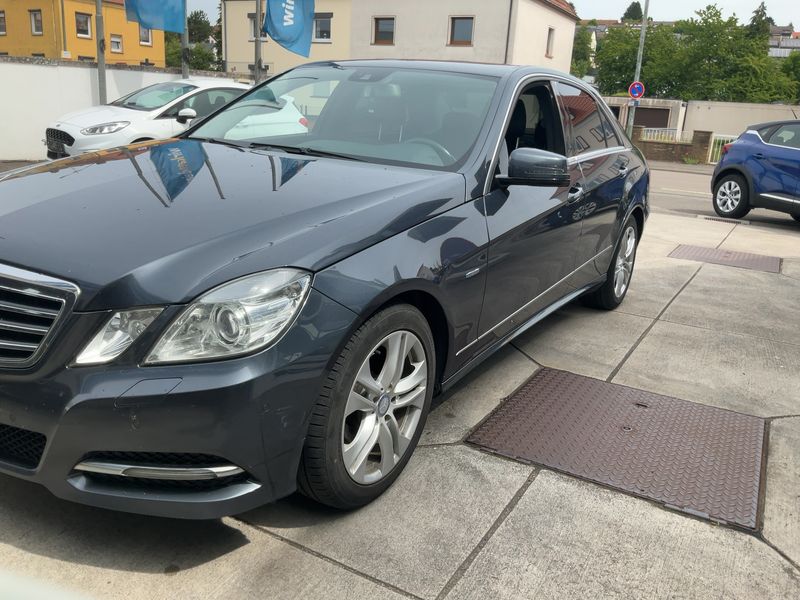 Mercedes-Benz E-Klasse E 220 CDI BlueEfficiency Avantgarde 2011 – снимка 2
