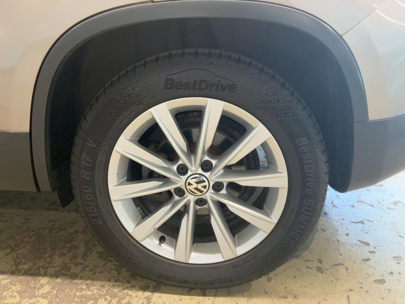 Volkswagen Tiguan 1.4 TSI Sport & Style BlueMotion Tech 2014 – снимка 5