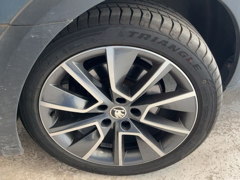Skoda Octavia 2.0 TDI Scout 4x4 2019 – снимка 3