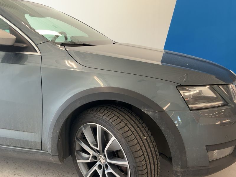 Skoda Octavia 2.0 TDI Scout 4x4 2019 – снимка 12