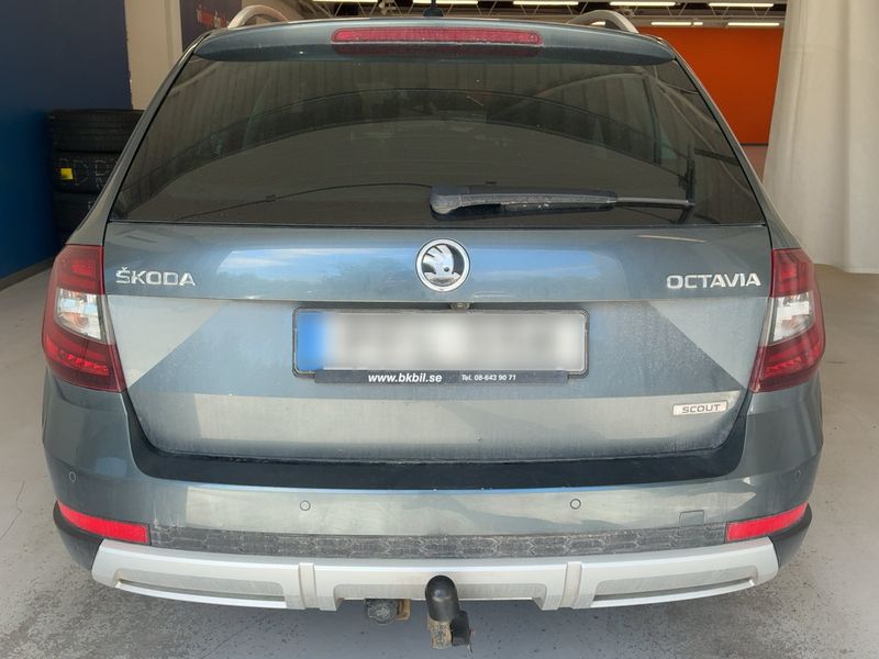 Skoda Octavia 2.0 TDI Scout 4x4 2019 – снимка 7