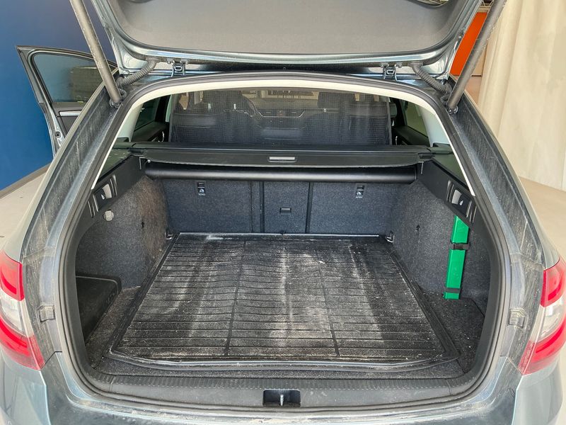 Skoda Octavia 2.0 TDI Scout 4x4 2019 – снимка 15