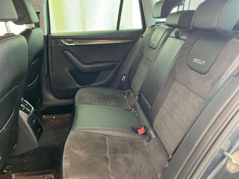Skoda Octavia 2.0 TDI Scout 4x4 2019 – снимка 19