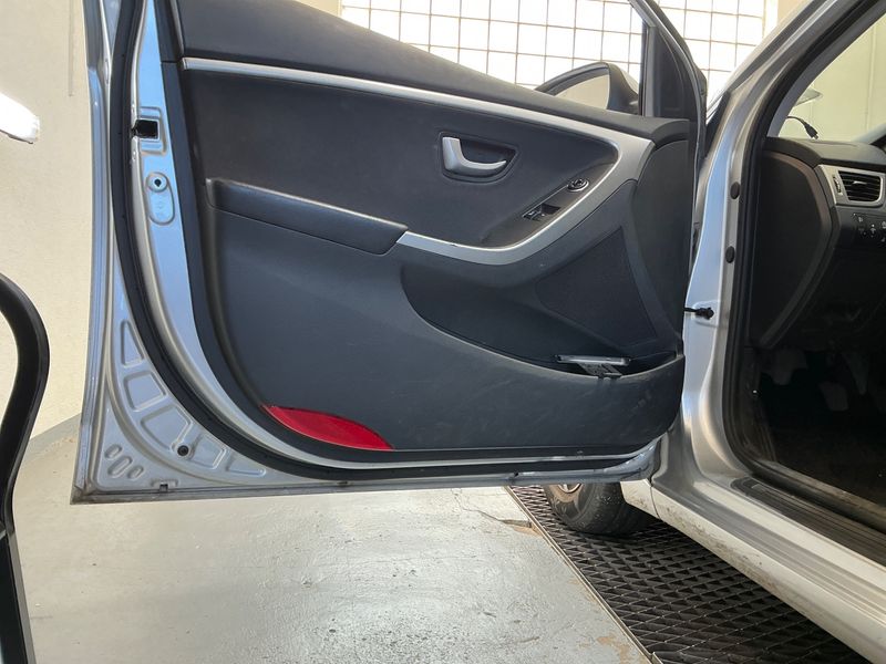 Hyundai i30 1.6 CRDi Style 2014 – снимка 31
