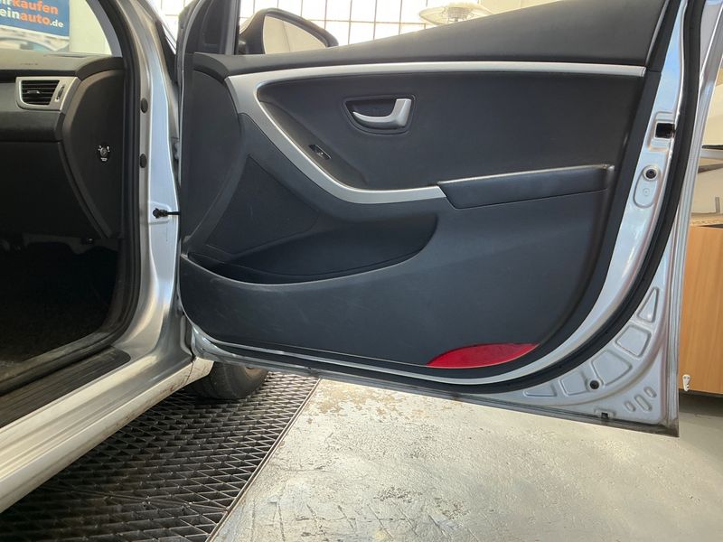 Hyundai i30 1.6 CRDi Style 2014 – снимка 46