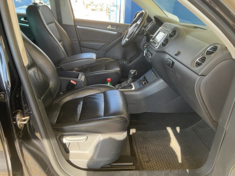 Volkswagen Tiguan 2.0 TDI Sport & Style 4Motion 2011 – снимка 16