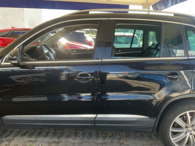 Volkswagen Tiguan 2.0 TDI Sport & Style 4Motion 2011 – снимка 4