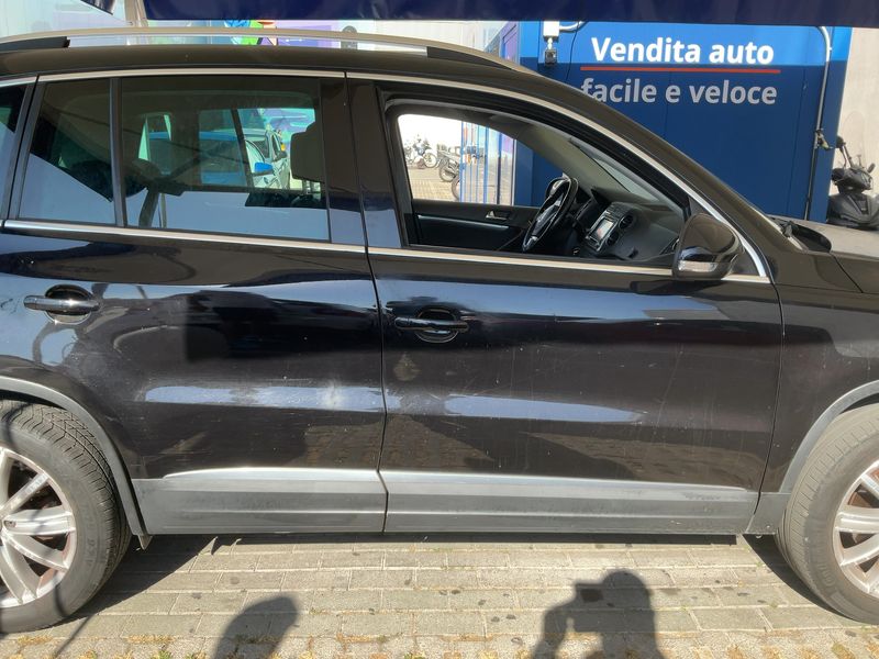 Volkswagen Tiguan 2.0 TDI Sport & Style 4Motion 2011 – снимка 10