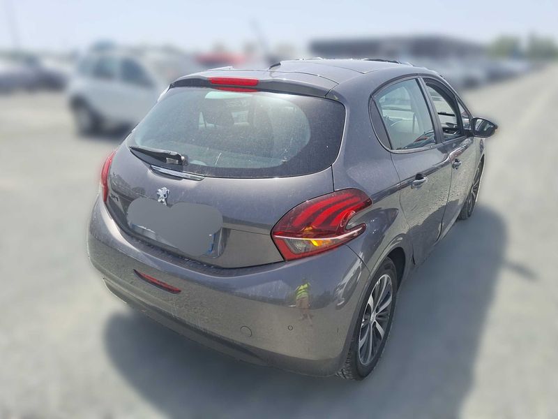 Peugeot 208 1.2 VTi Active 2017 – снимка 5