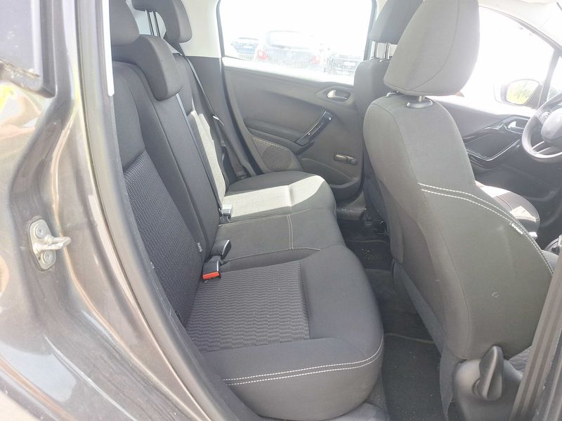Peugeot 208 1.2 VTi Active 2017 – снимка 14