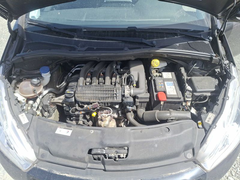 Peugeot 208 1.2 VTi Active 2017 – снимка 8