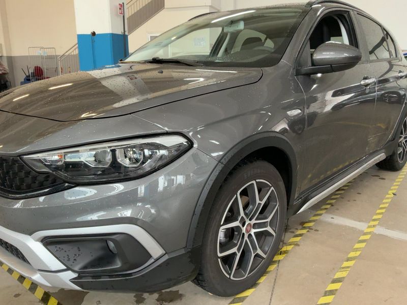 Fiat Tipo 1.5 Mild-Hybrid Cross 2023 – снимка 2