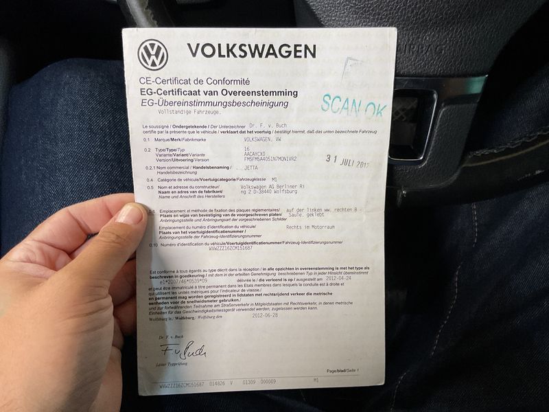 Volkswagen Jetta 1.6 TDI Comfortline BlueMotion Tech 2012 – снимка 6