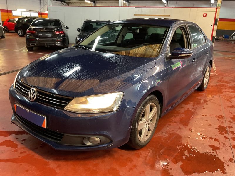 Volkswagen Jetta 1.6 TDI Comfortline BlueMotion Tech 2012 – снимка 1