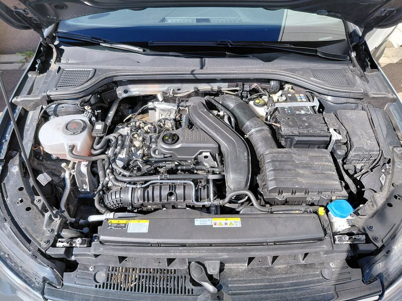 Volkswagen Golf VIII 1.5 TSI R-Line 2025 – снимка 8