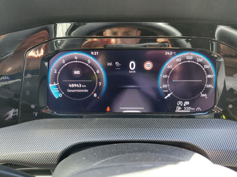 Volkswagen Golf VIII 1.5 TSI R-Line 2025 – снимка 12