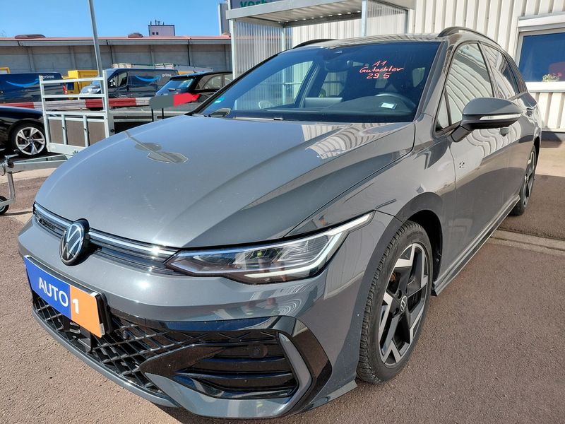 Volkswagen Golf VIII 1.5 TSI R-Line 2025 – снимка 1