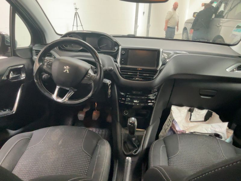Peugeot 208 1.6 Blue-HDi Allure 2016 – снимка 17