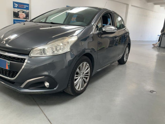 Peugeot 208 1.6 Blue-HDi Allure 2016 – снимка 2