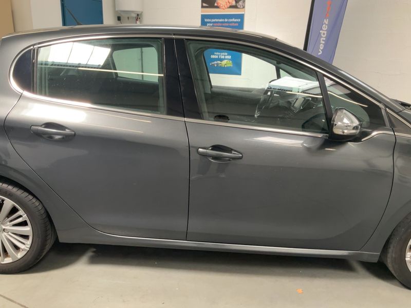 Peugeot 208 1.6 Blue-HDi Allure 2016 – снимка 10