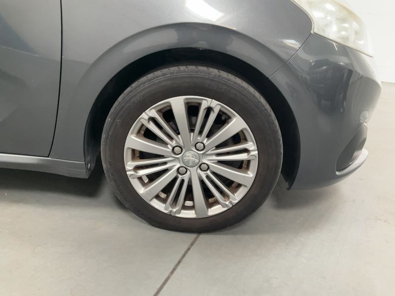 Peugeot 208 1.6 Blue-HDi Allure 2016 – снимка 11