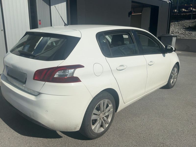 Peugeot 308 1.6 Blue-HDi Active 2016 – снимка 8
