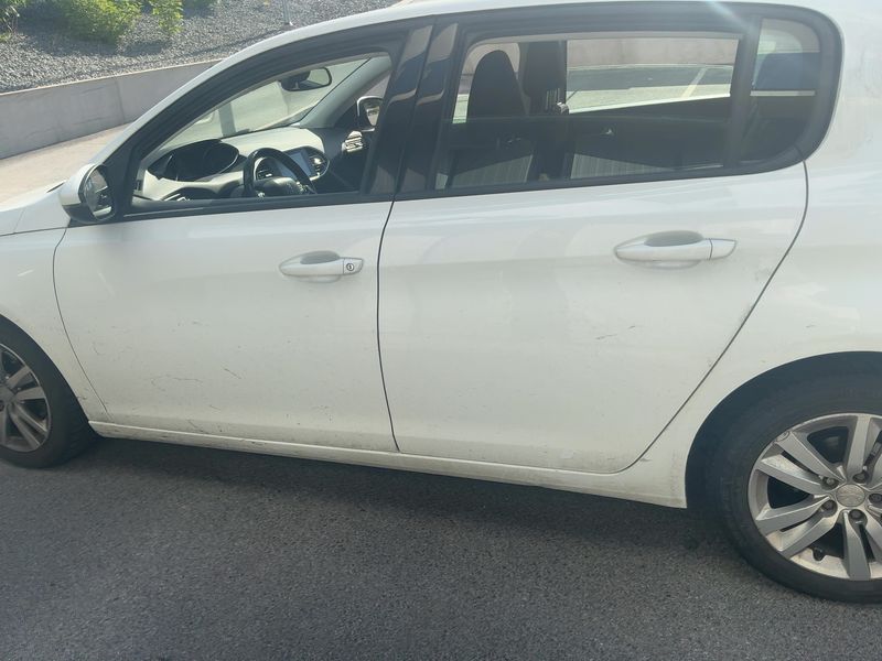 Peugeot 308 1.6 Blue-HDi Active 2016 – снимка 4