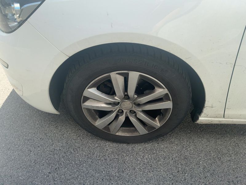 Peugeot 308 1.6 Blue-HDi Active 2016 – снимка 3