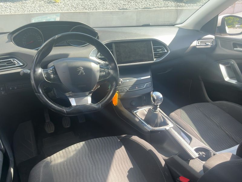 Peugeot 308 1.6 Blue-HDi Active 2016 – снимка 17