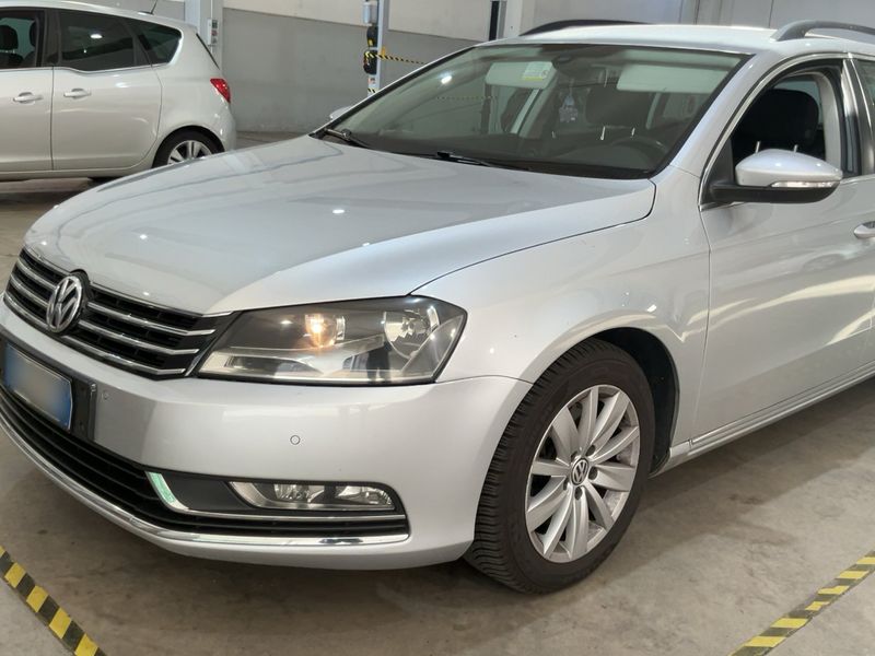 Volkswagen Passat 2.0 TDI Comfortline BlueMotion Tech 2013 – снимка 2