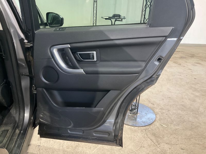 Land Rover Discovery Sport 2.0 Td4 HSE 2015 – снимка 30