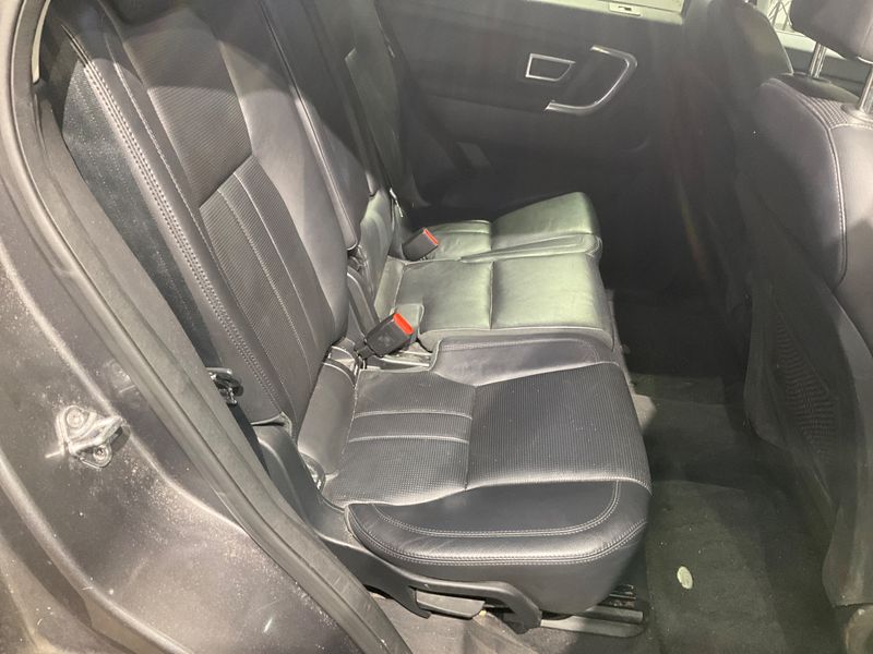 Land Rover Discovery Sport 2.0 Td4 HSE 2015 – снимка 31