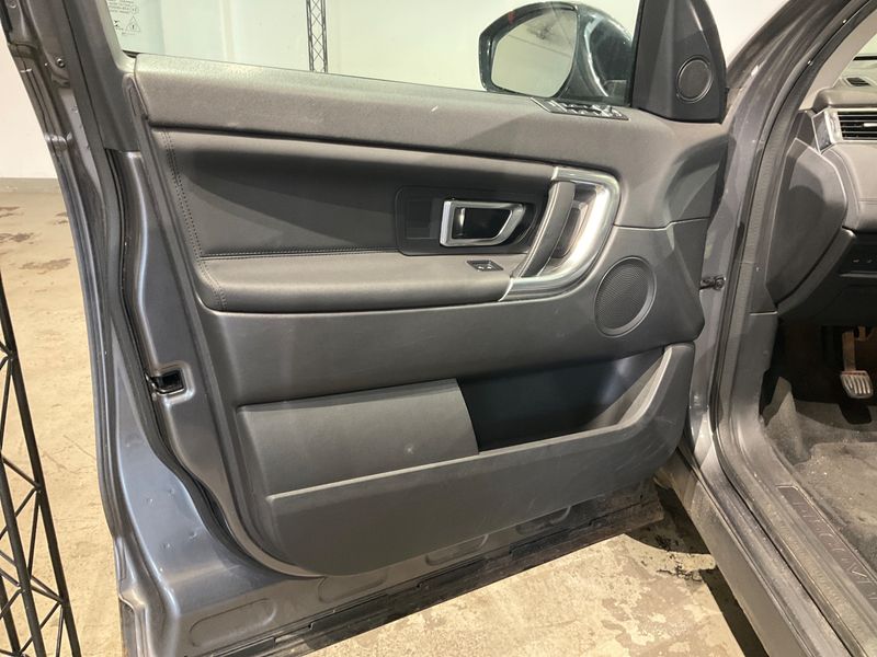 Land Rover Discovery Sport 2.0 Td4 HSE 2015 – снимка 36
