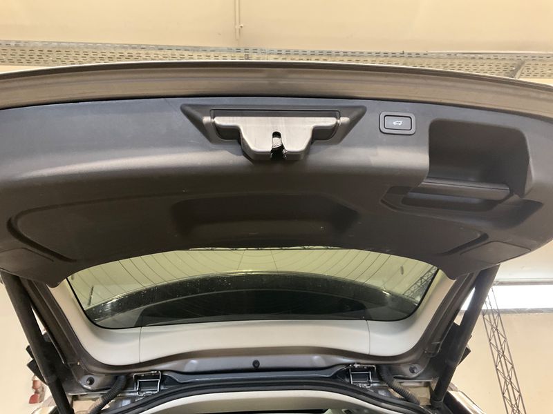 Land Rover Discovery Sport 2.0 Td4 HSE 2015 – снимка 33