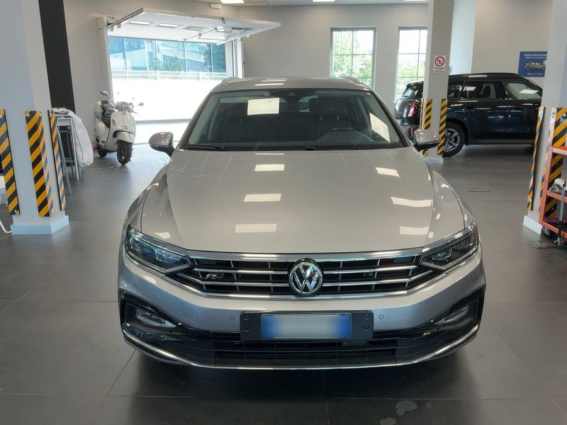 Volkswagen Passat 2.0 TDI Executive 2020 – снимка 14